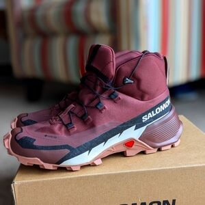 Salomon cross hike mid GTX 2 women size 9